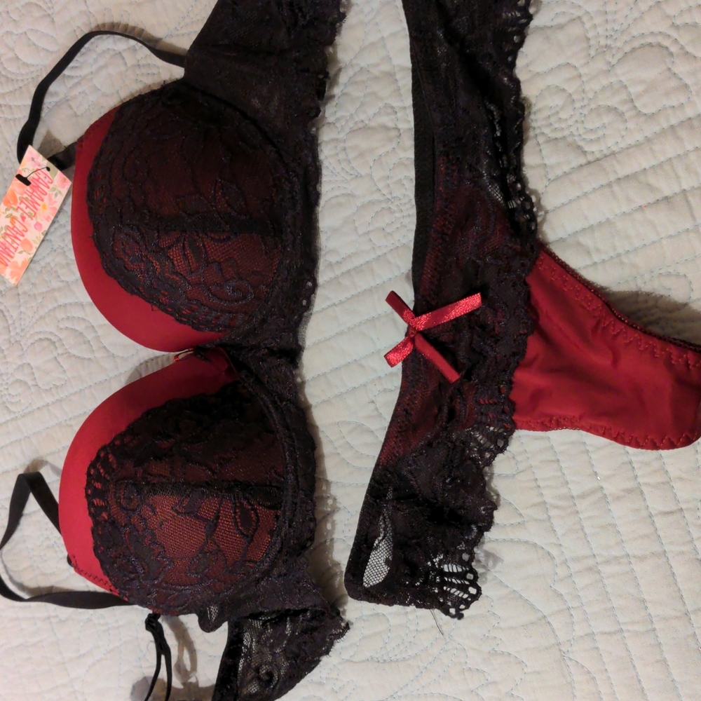 Caramel cantina burgundy & black lace padded underwire bra 36C thong size M NWOT